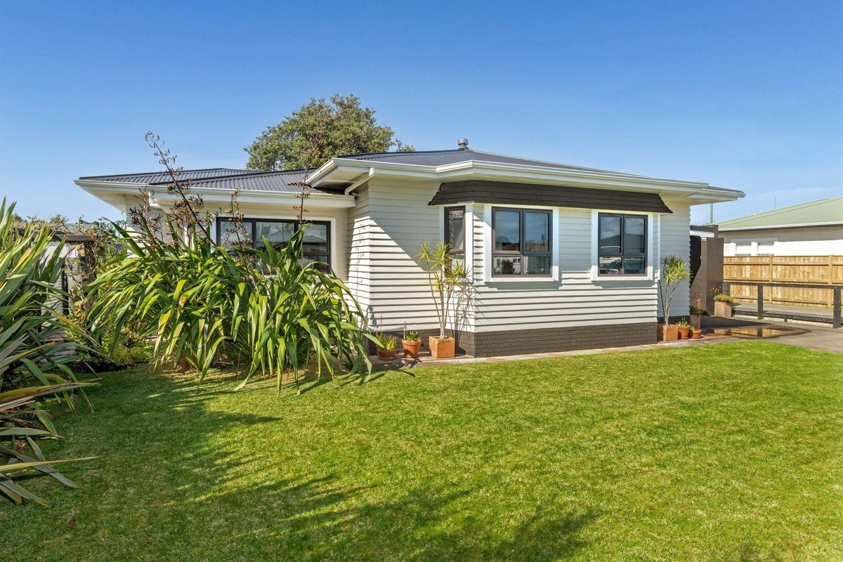 18 Asquith Street, Te Hapara, Gisborne - Carousel 27