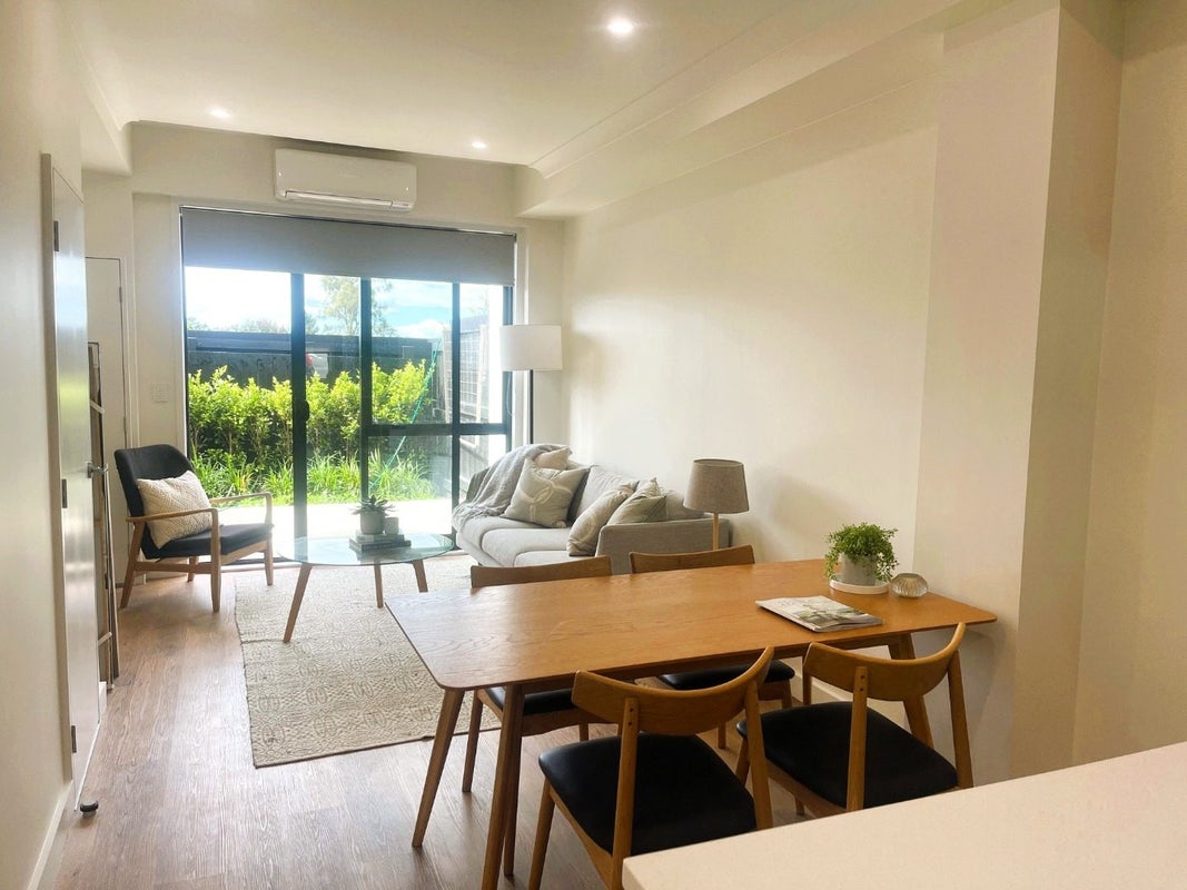 52 Parkwood Avenue, Westgate, Auckland - Carousel 2