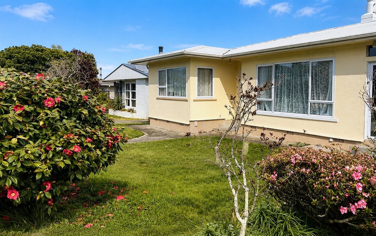 30 Tennyson Crescent, Stoke, Nelson - Carousel 1