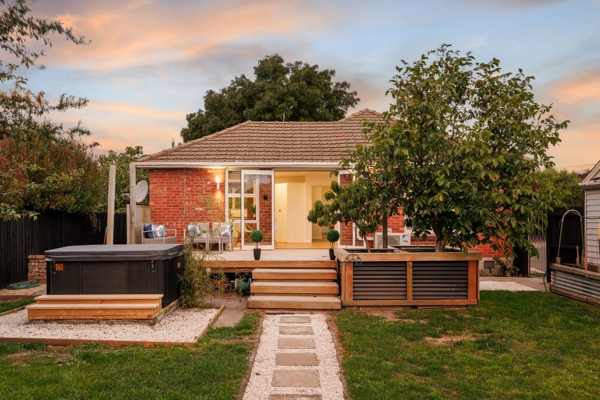 12 De Havilland Street, Hornby, Christchurch - Carousel 1