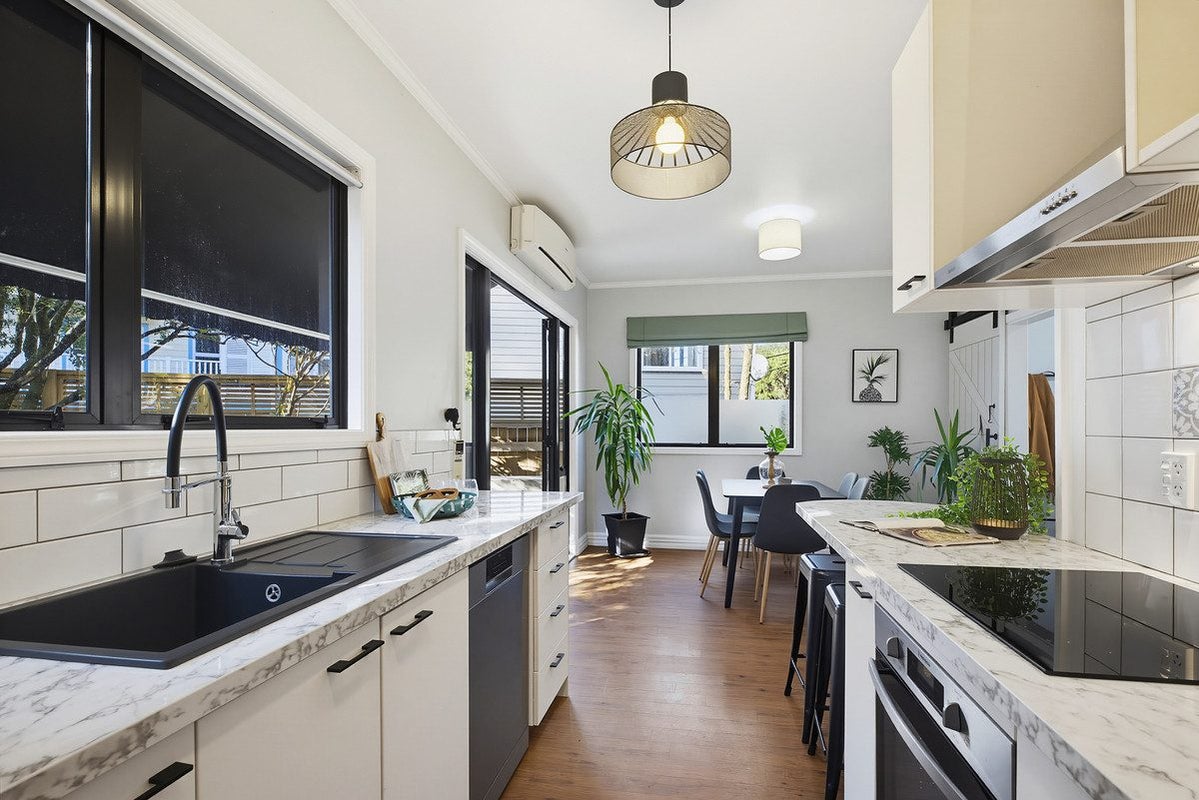 164 Aro Street, Aro Valley, Wellington - Carousel 1