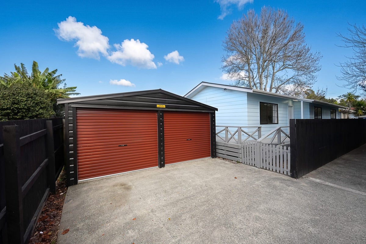 13 Hamblyn Place, Ranui, Auckland - Carousel 2