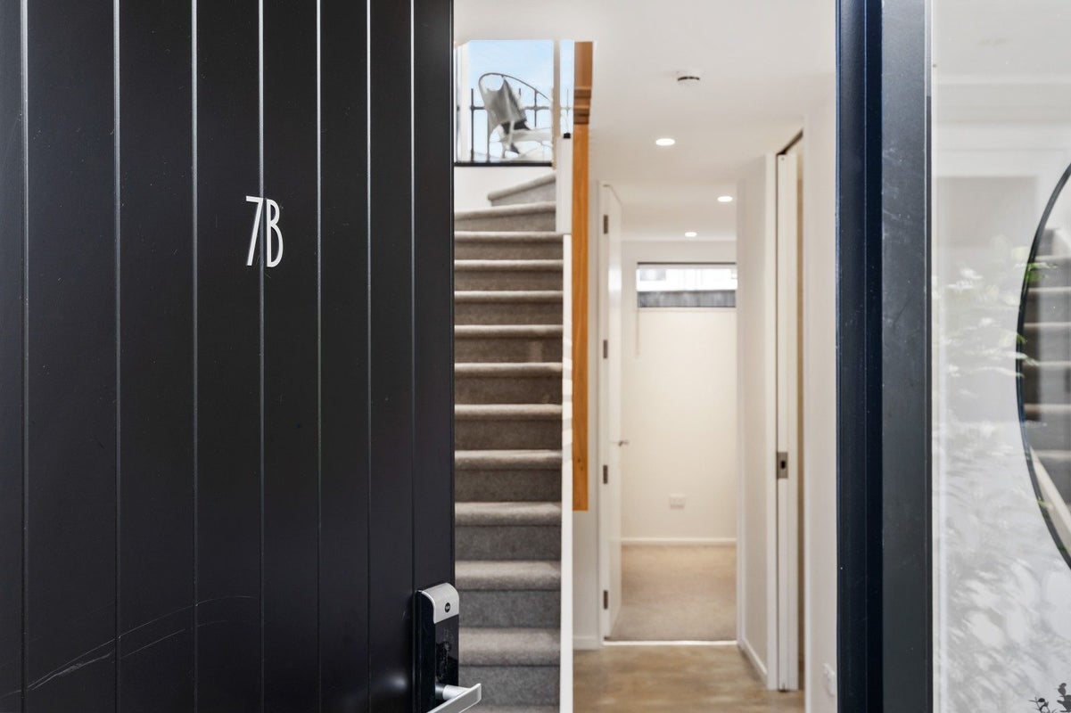 7B Manor Place, Point Chevalier, Auckland - Carousel 2
