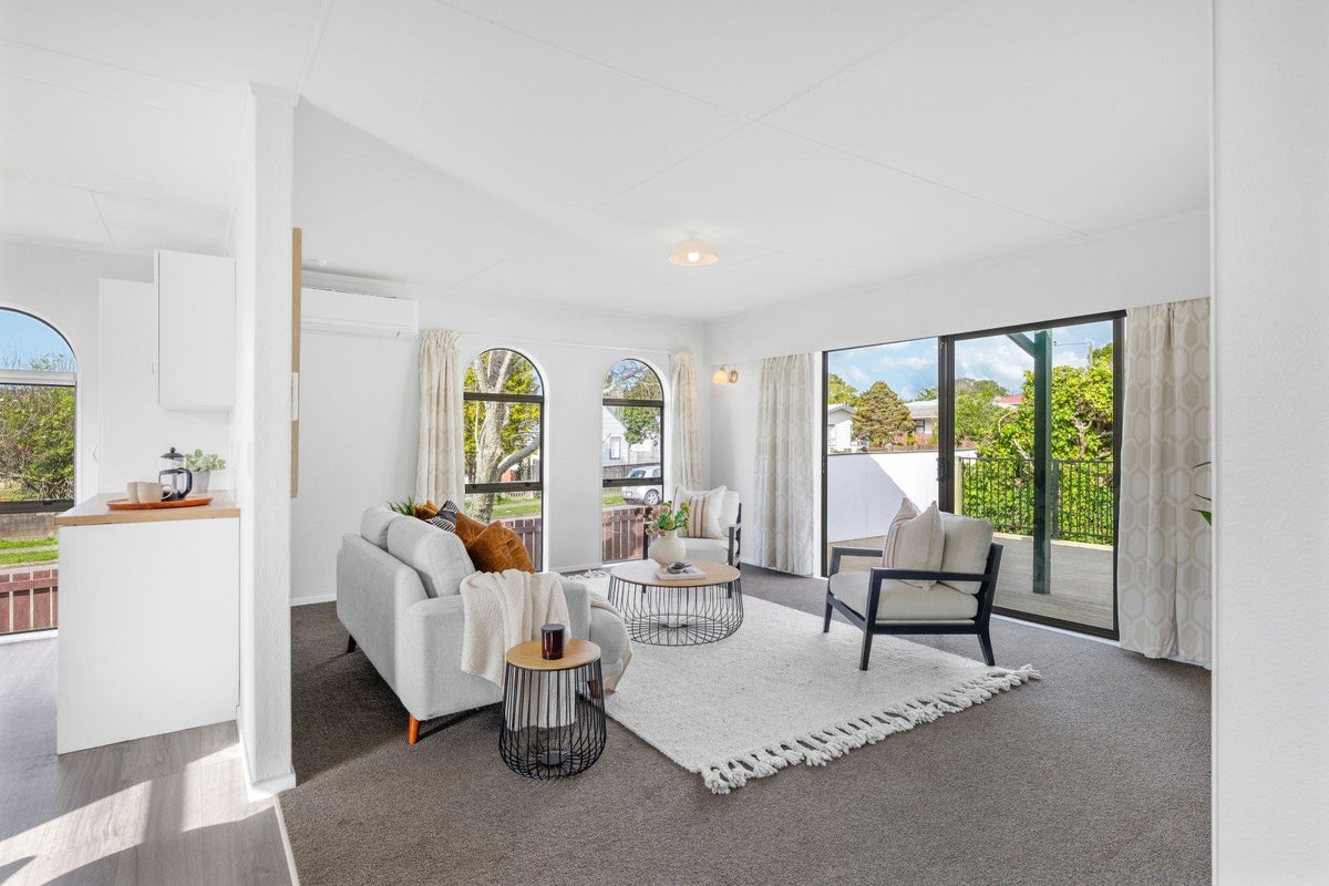 51 Desert Gold Street, Ascot Park, Porirua - Carousel 1