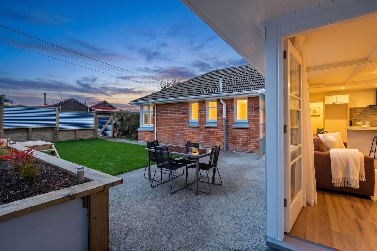 5 Ayr Street, Kaikorai, Dunedin - Carousel 1