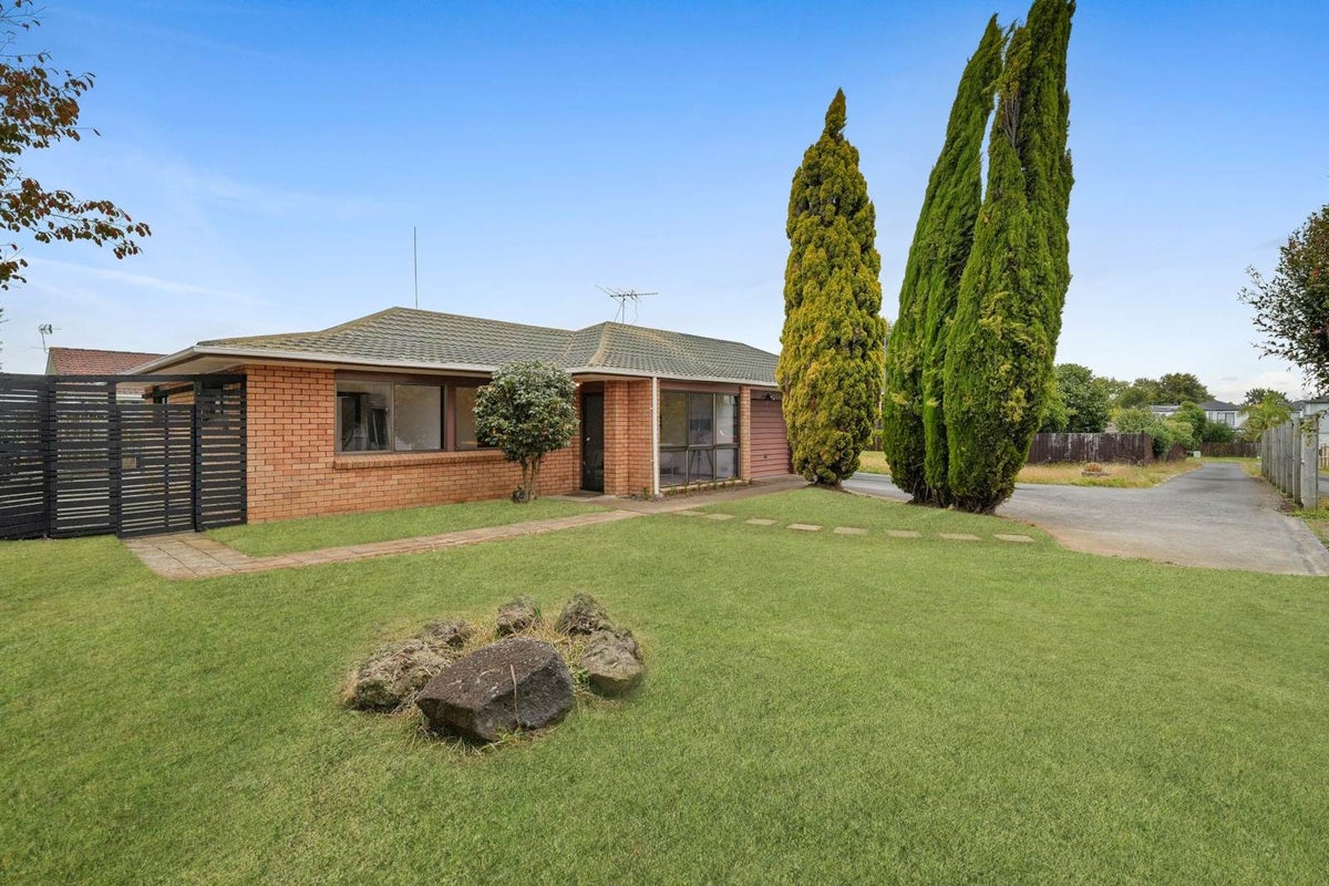 64B Sunderlands Road, Half Moon Bay, Auckland - Carousel 2