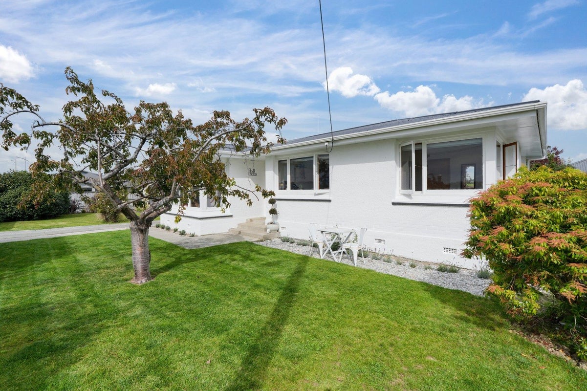 87 Eglinton Street, Winton, Winton - Carousel 17