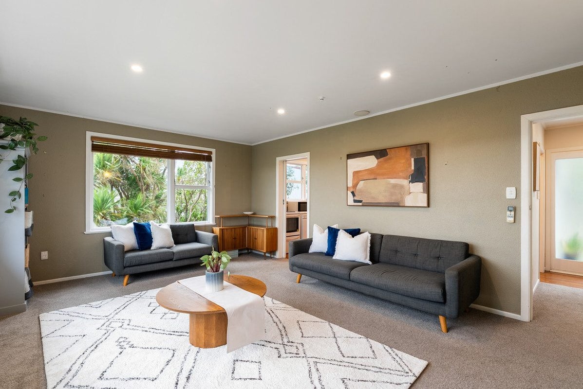 19 Jane Grove, Paparangi, Wellington - Carousel 2