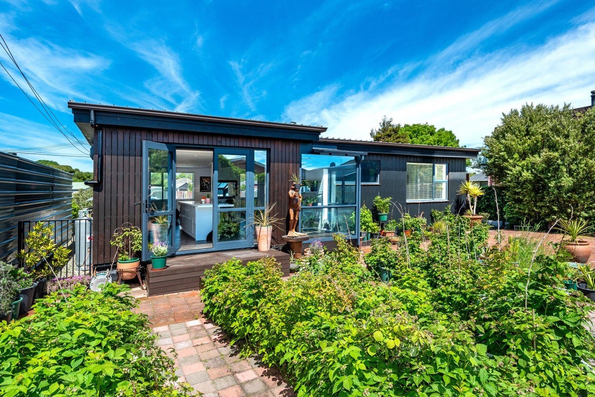 150 Beach Road, North New Brighton, Christchurch - Carousel 2