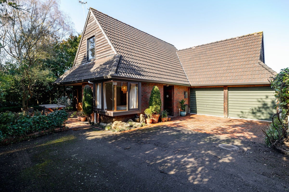 19 Batt Street, West End, Palmerston North - Carousel 1