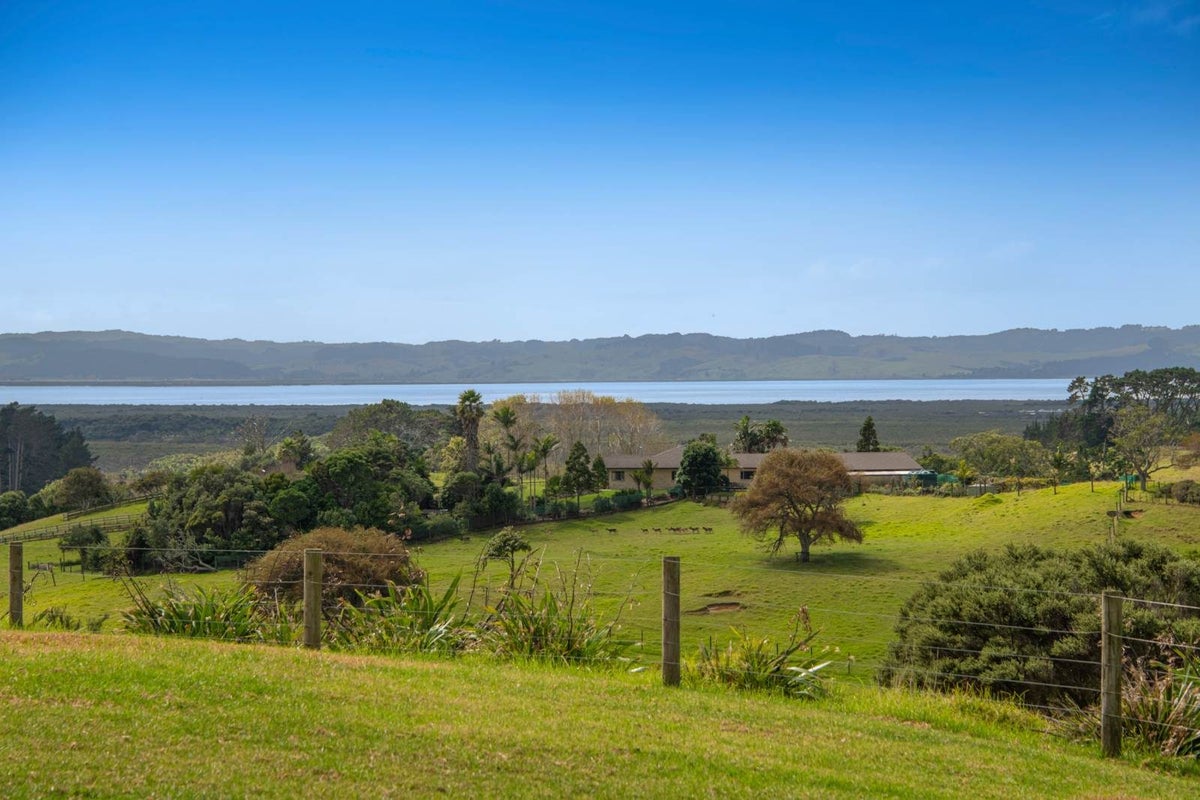 15A Slater Road, South Head - Carousel 2