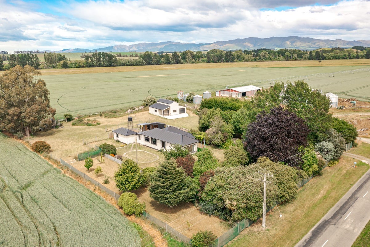 729 Blue Cliffs Road, Saint Andrews - Carousel 2