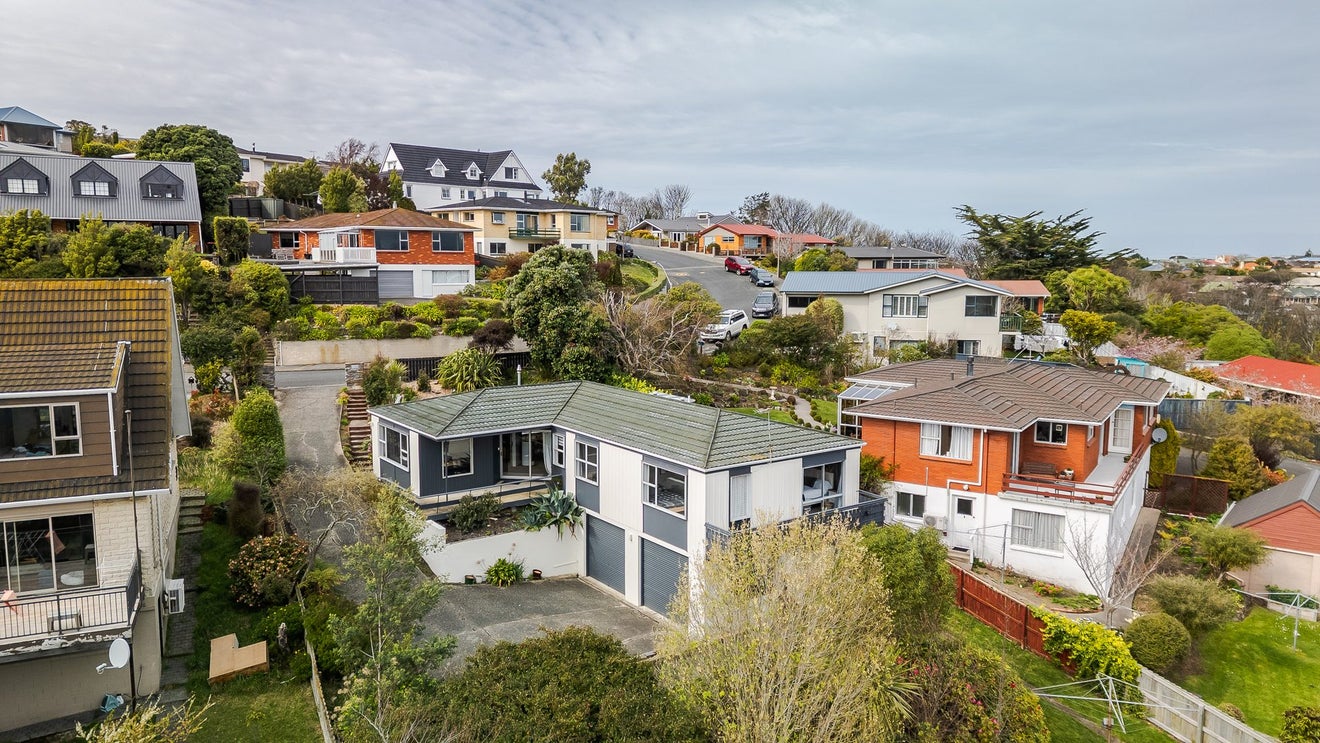 33 Elliffe Place, Shiel Hill, Dunedin - Carousel 1