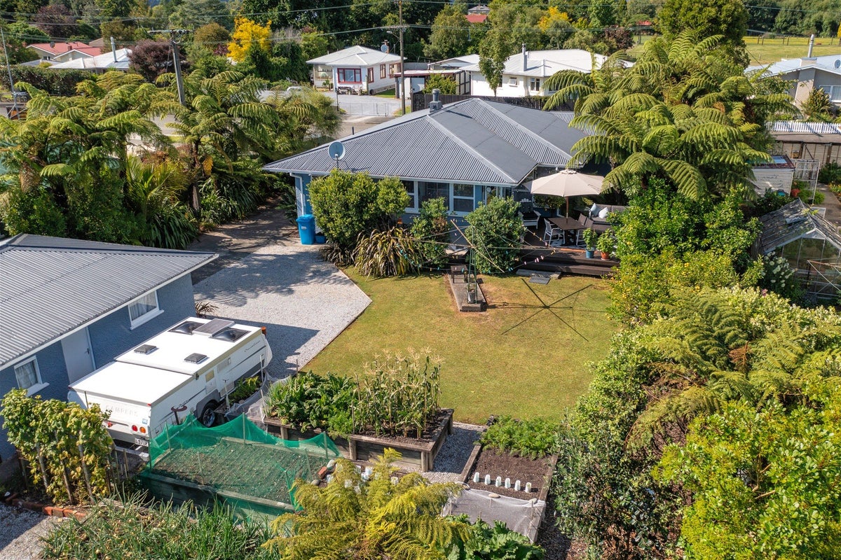5 Edinburgh Street, Takaka - Carousel 1