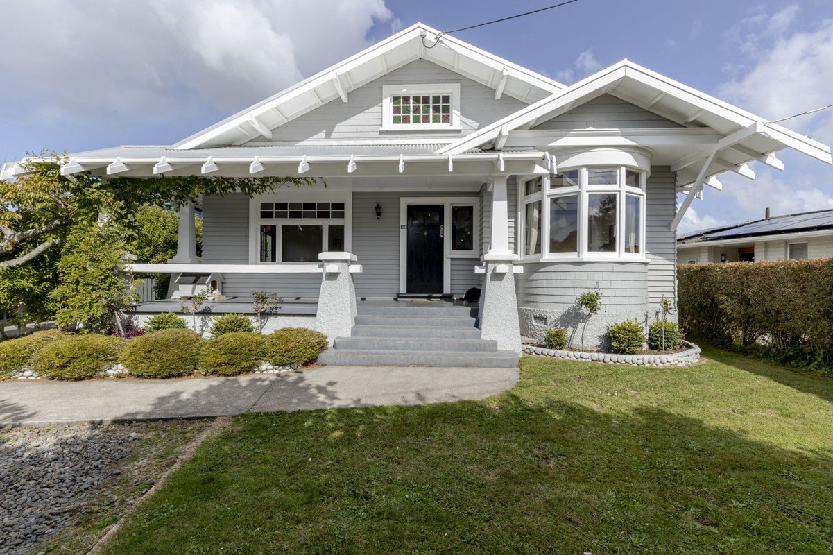 22 George Street, Lower Vogeltown, New Plymouth - Carousel 1