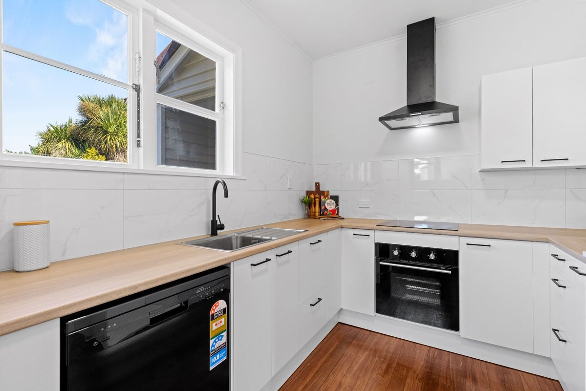 1/25 Gould Crescent, Woolston, Christchurch - Carousel 2