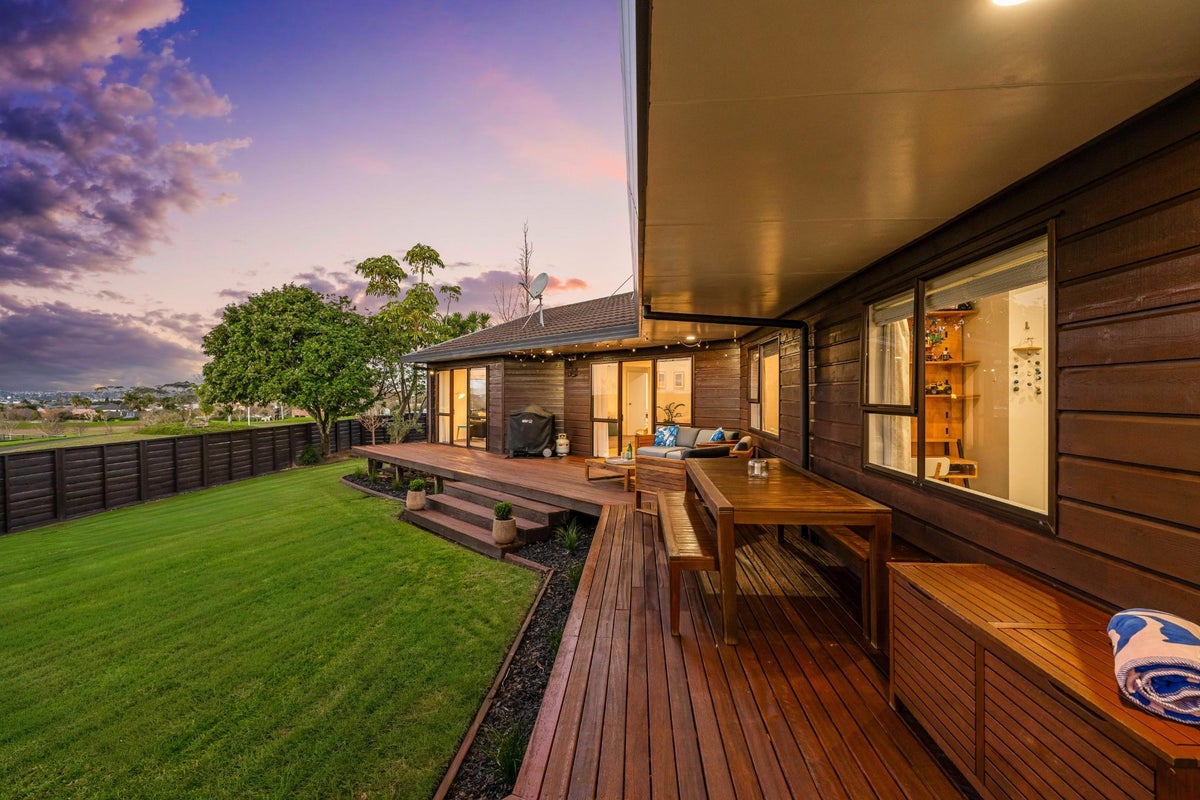 22 Matisse Drive, West Harbour, Auckland - Carousel 1