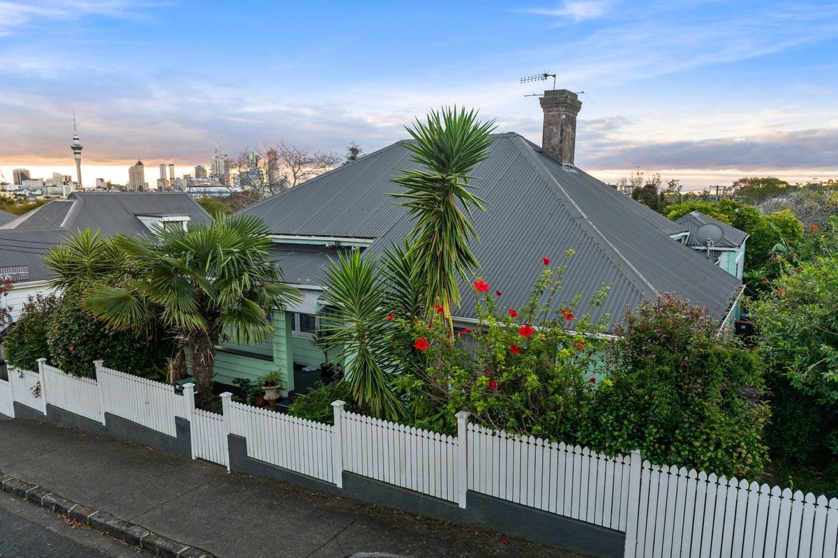 11 Stratford Street, Parnell, Auckland - Carousel 2