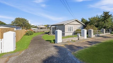 31 Princes Avenue, Mount Roskill, Auckland - Carousel 1