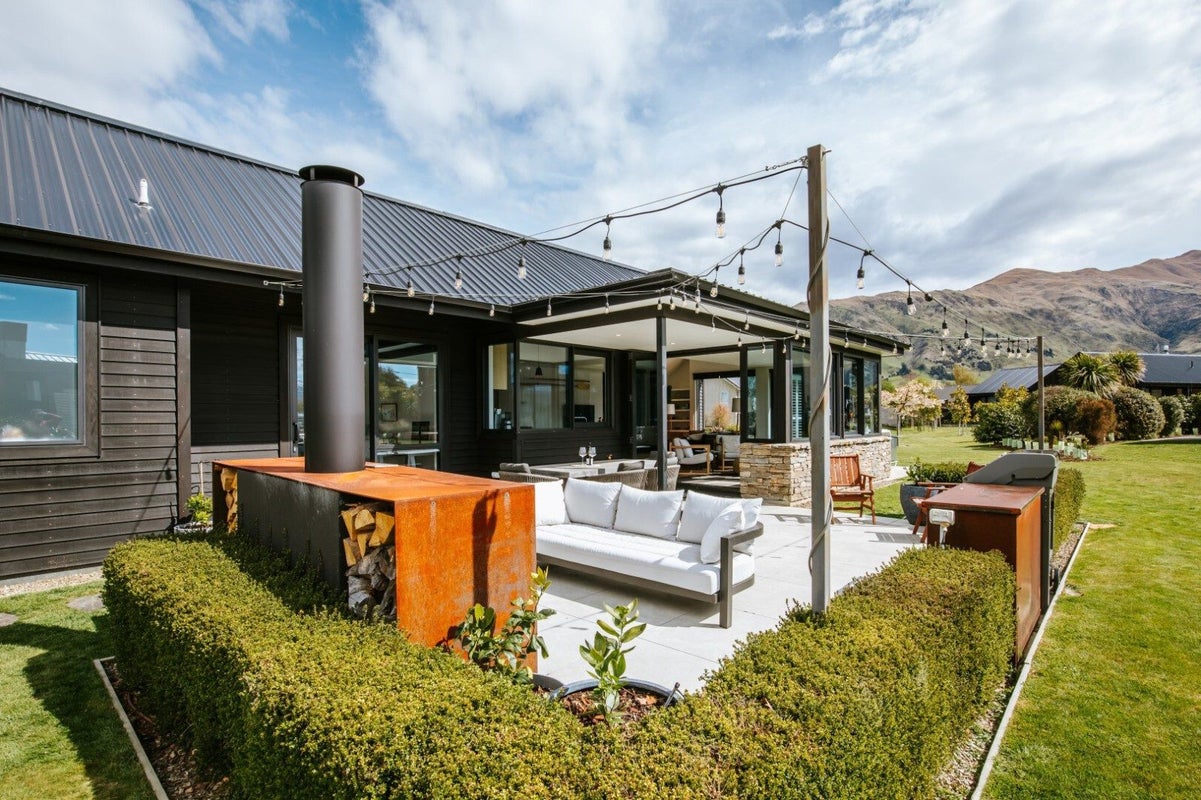 3 Parkview Street, Wanaka - Carousel 2