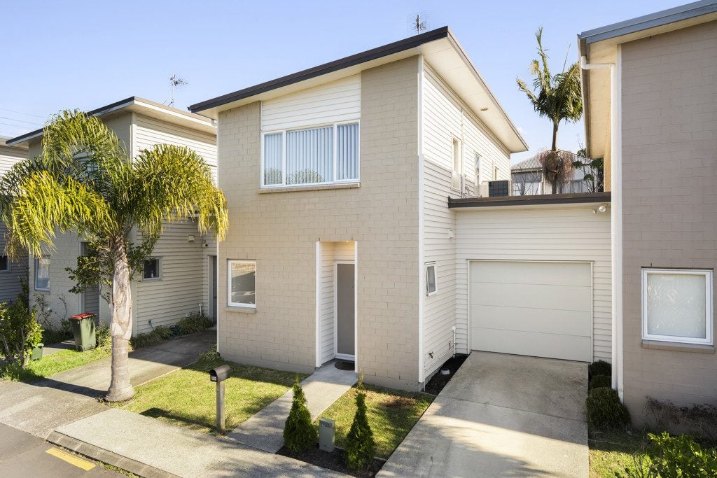 34H Arawa Street, New Lynn, Auckland - Carousel 1