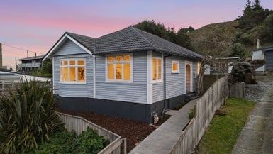 65 Happy Valley Road, Owhiro Bay, Wellington - Carousel 1