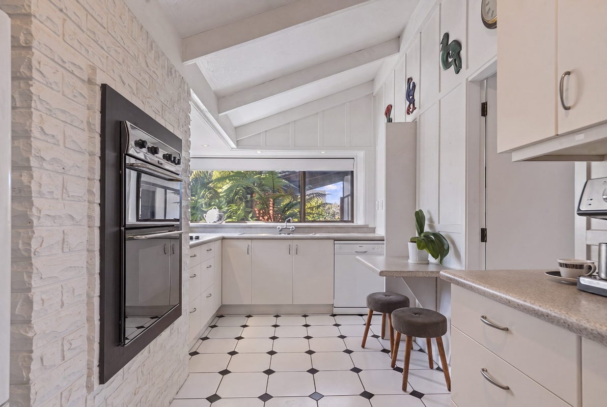 2/62 Murray Place, St Albans, Christchurch - Carousel 2