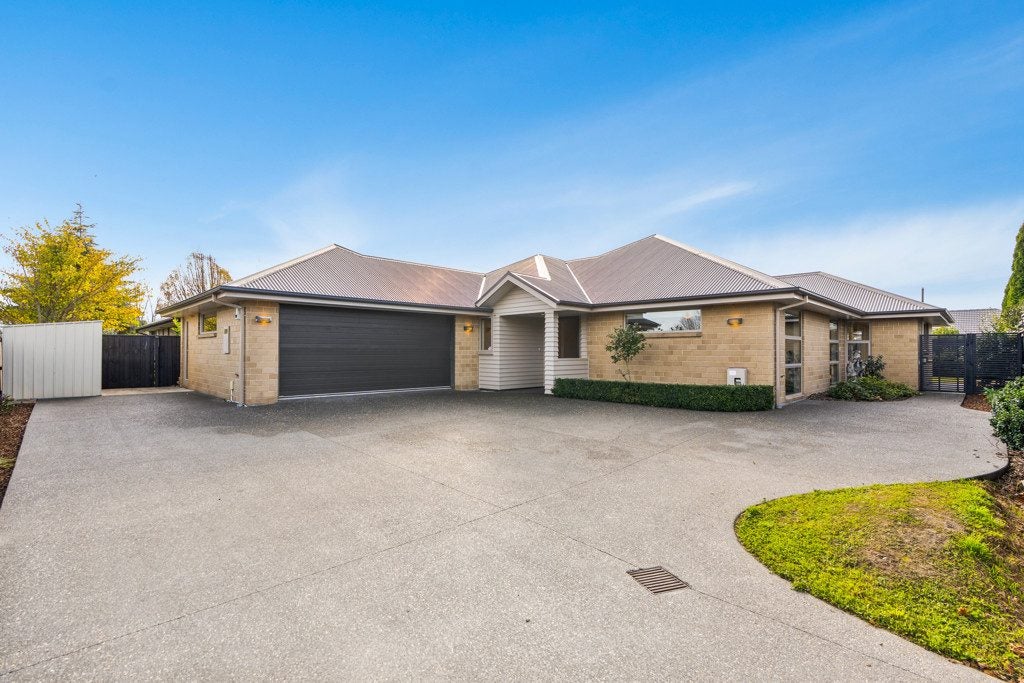 16 Bernice Crescent, Yaldhurst, Christchurch - Carousel 1