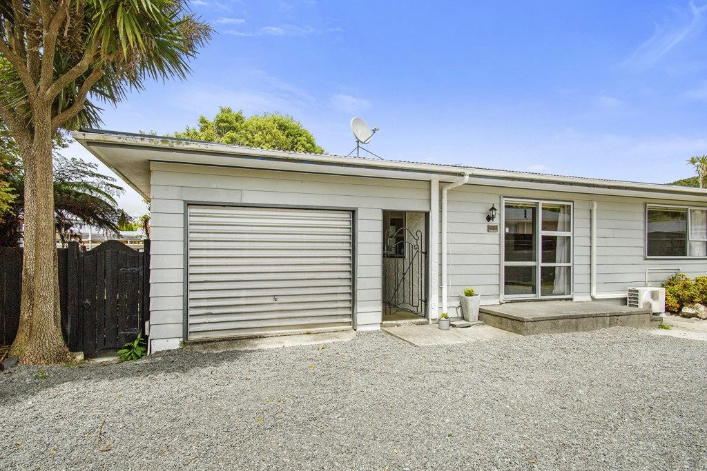 2/307 Wellington Road, Wainuiomata, Lower Hutt - Carousel 1