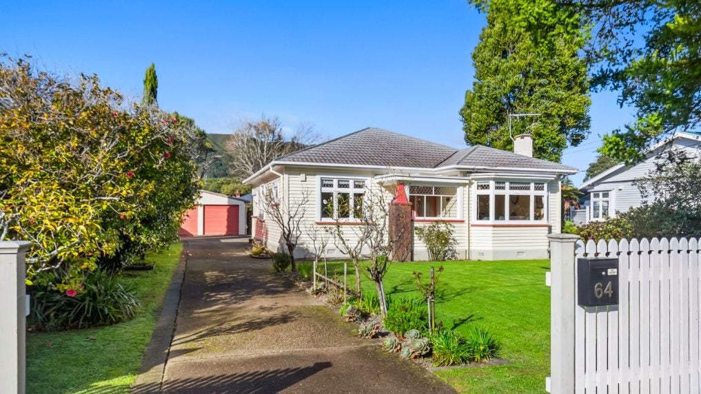 64 Totara Crescent, Woburn, Lower Hutt - Carousel 1