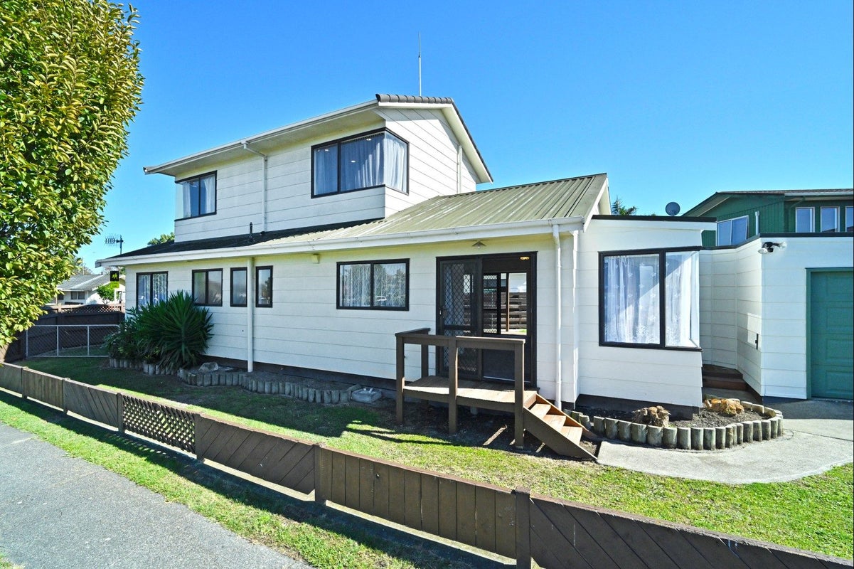 38 Titoki Crescent, Pirimai, Napier - Carousel 16