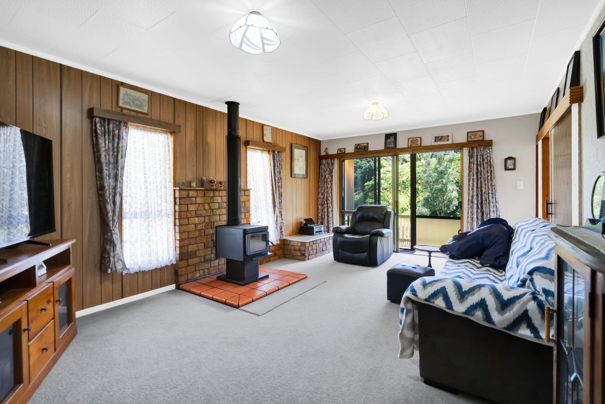 18 Shaldon Crescent, Blagdon, New Plymouth - Carousel 2