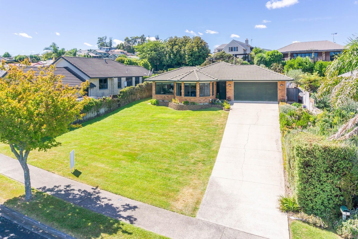 5 Palm Grove Drive, Western Heights, Hamilton - Carousel 1