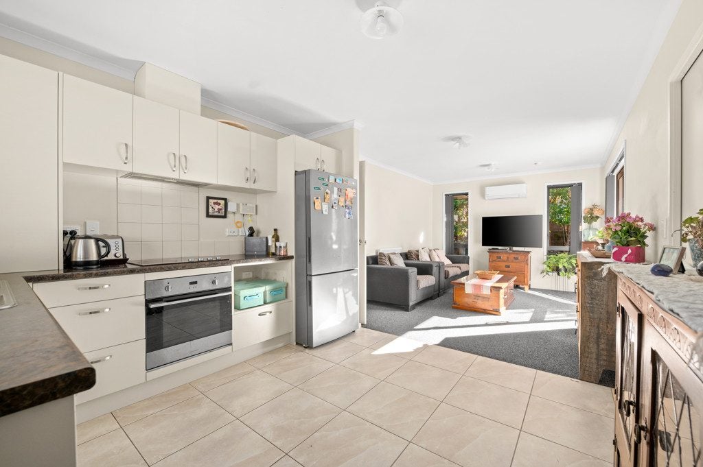 2/16 Highgrove Drive, Grandview Heights, Hamilton - Carousel 2