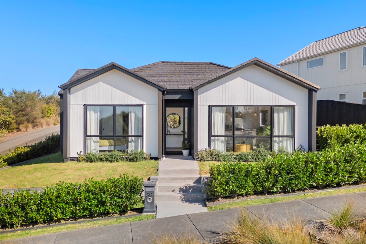 39 Jonah Lomu Drive, Karaka, Papakura - Carousel 1