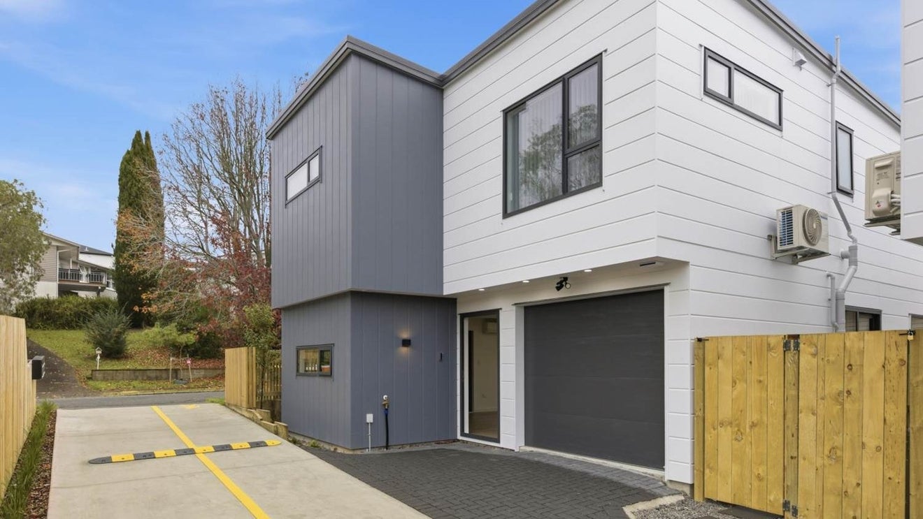 30A Rangitiki Crescent, Lynfield, Auckland - Carousel 1