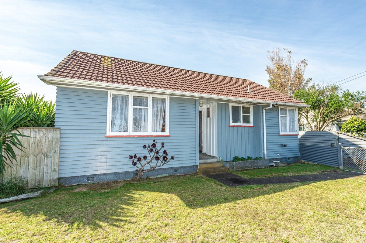 51 Kowhai Street, Castlecliff, Whanganui - Carousel 2