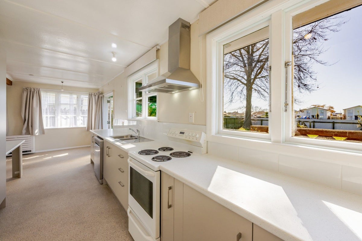 1011 St Aubyn Street West, Saint Leonards, Hastings - Carousel 2