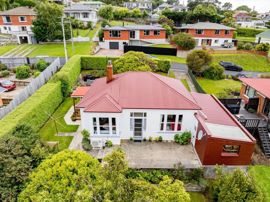 10 Alexander Street, Abbotsford, Dunedin - Carousel 1