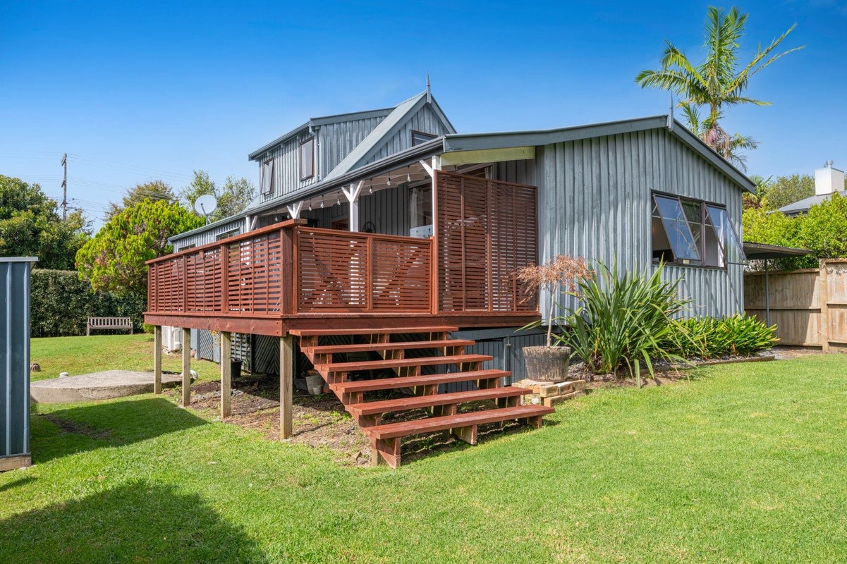 48 D'Oyly Drive, Stanmore Bay, Whangaparaoa - Carousel 1