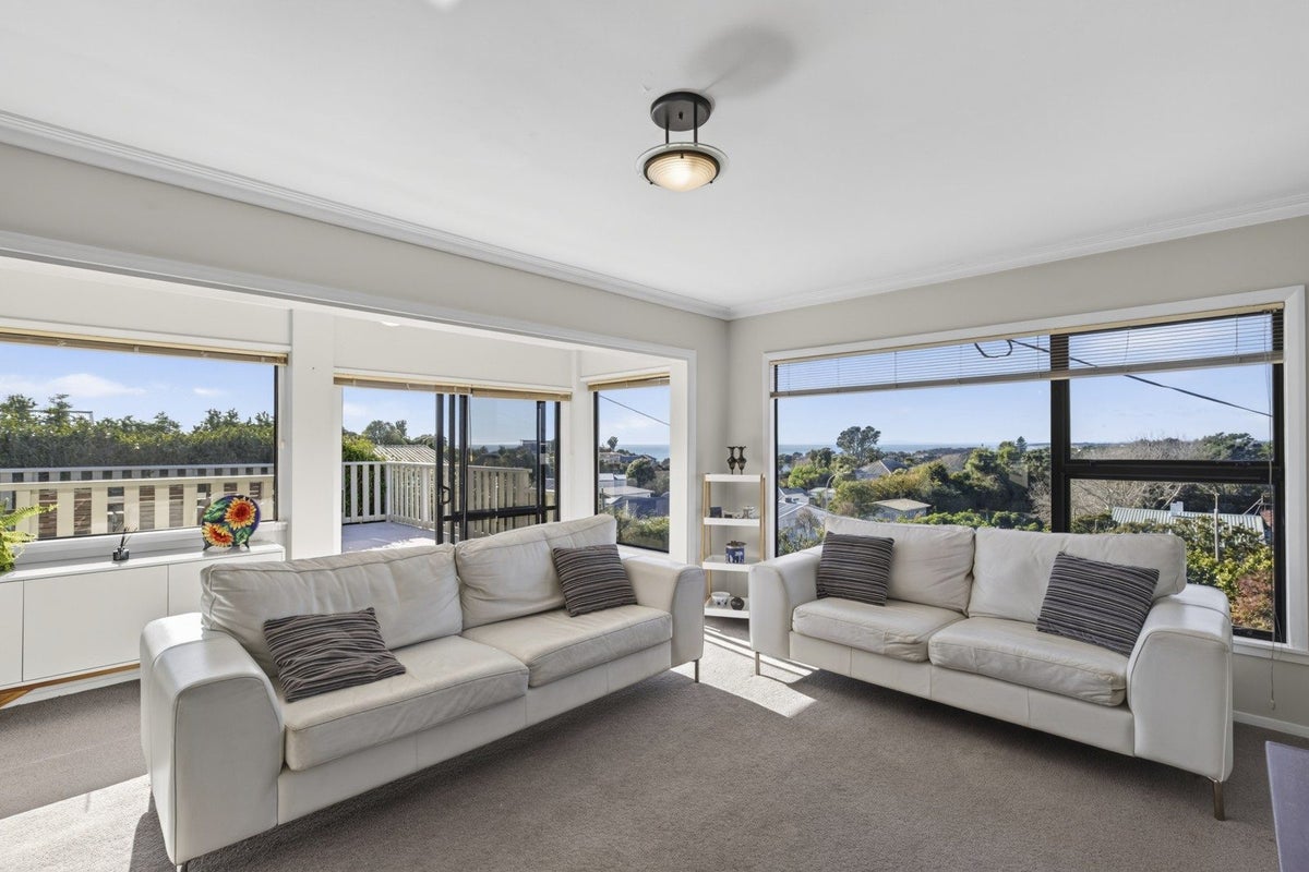 531 Devon Street West, Blagdon, New Plymouth - Carousel 2
