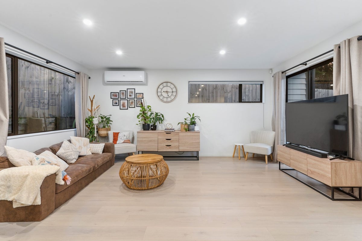 4C Geordie Street, Henderson, Auckland - Carousel 2