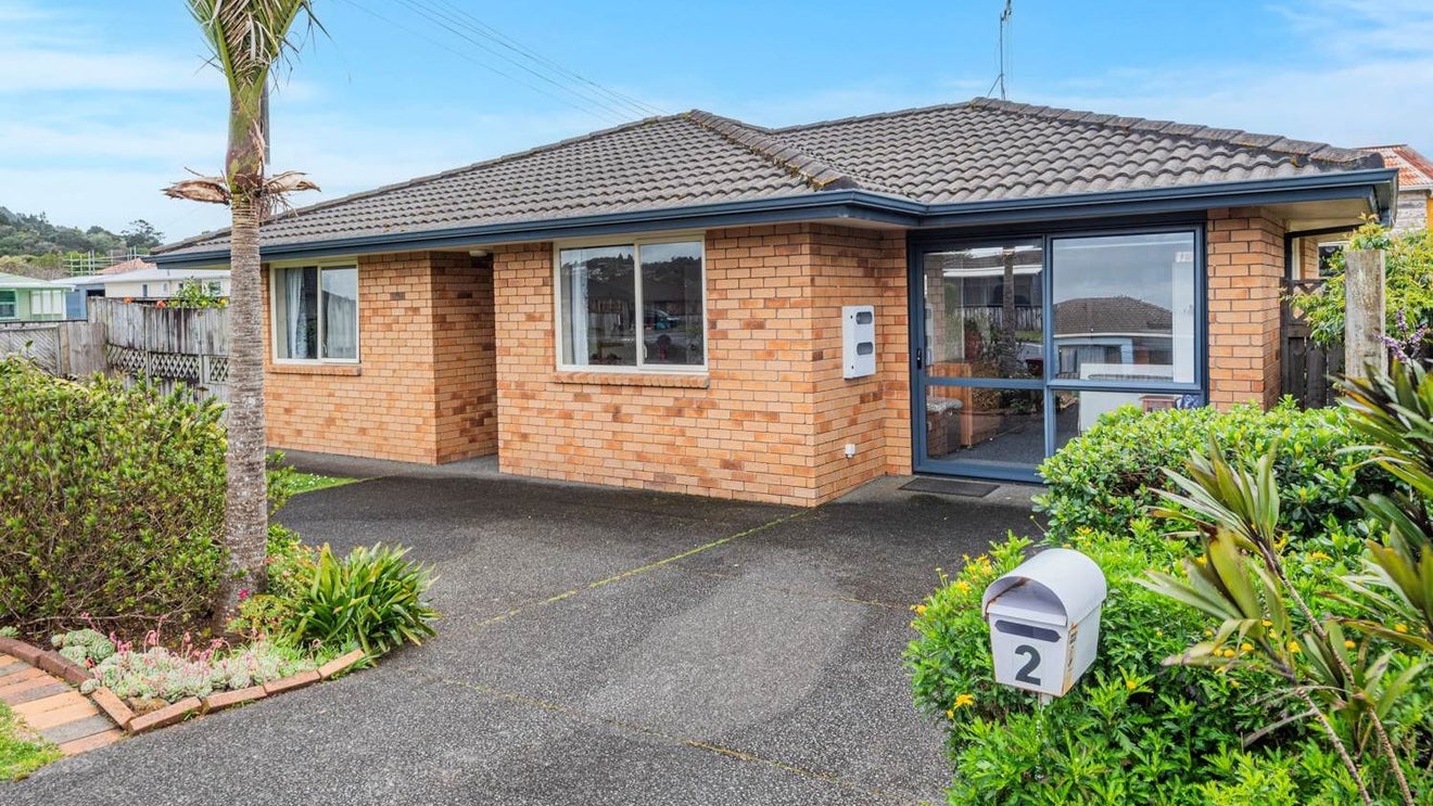 2 Puriri Street, Kamo, Whangarei - Carousel 1