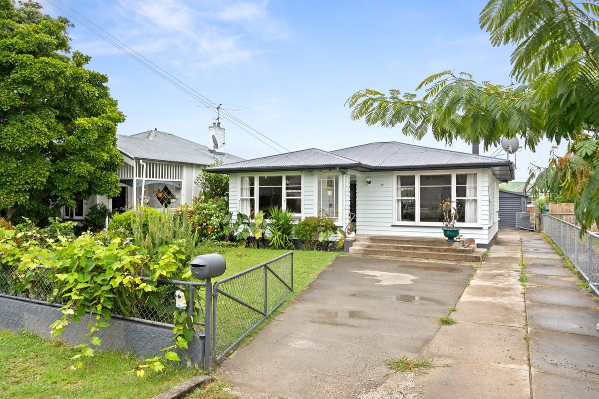 37 Wellington Street, Te Hapara, Gisborne - Carousel 1