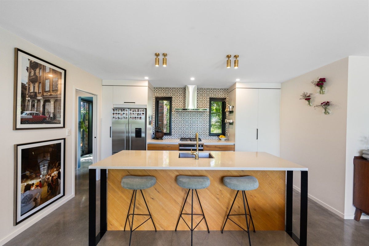 3 Piper Way, Glen Avon, New Plymouth - Carousel 2