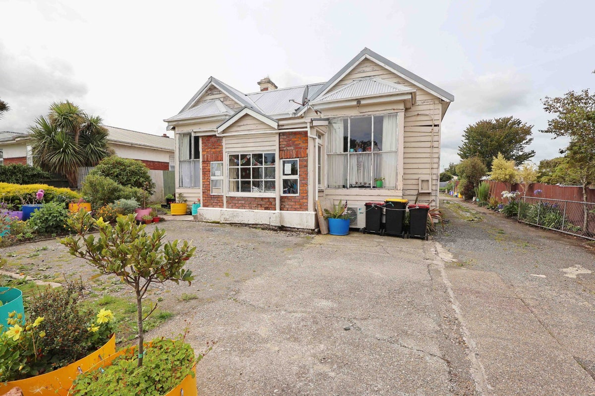 35 Queens Drive, Richmond, Invercargill - Carousel 1