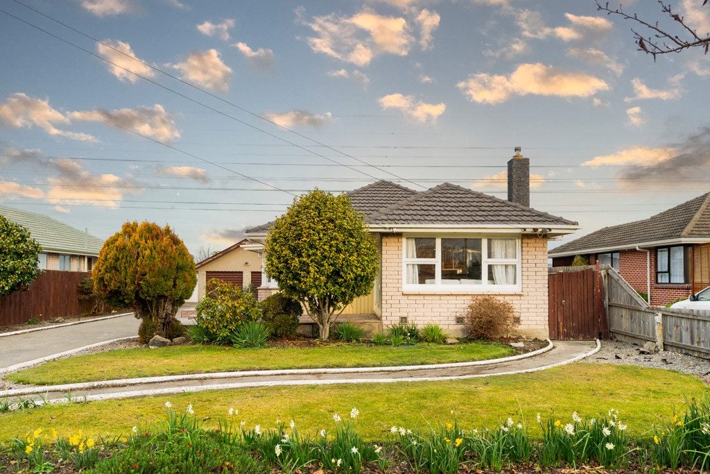 24 Bethel Crescent, Bishopdale, Christchurch - Carousel 1