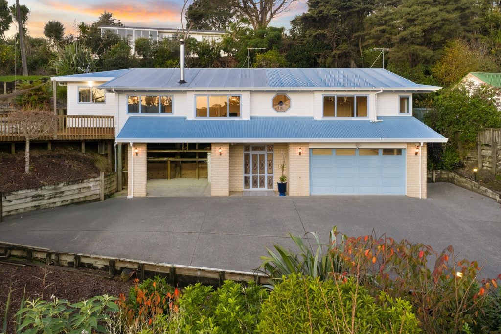 105 Waitakere Road, Waitakere, Auckland - Carousel 1