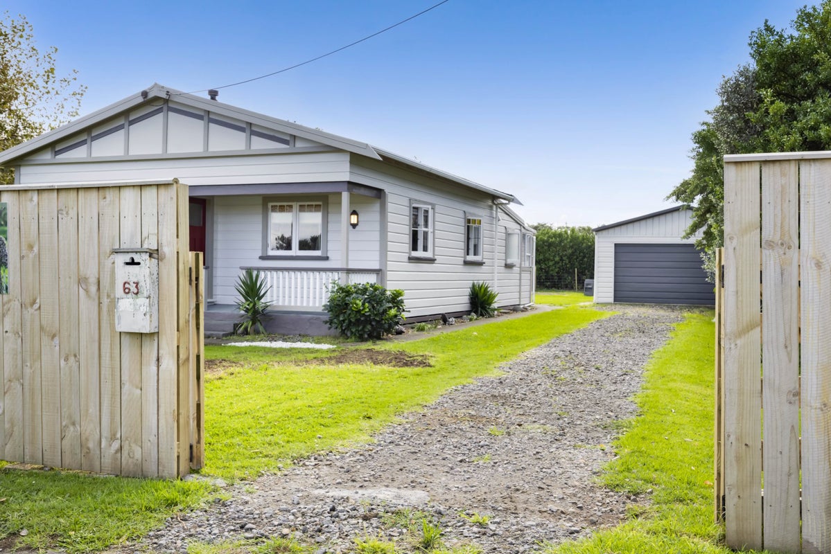 63 King Street, Opunake - Carousel 1