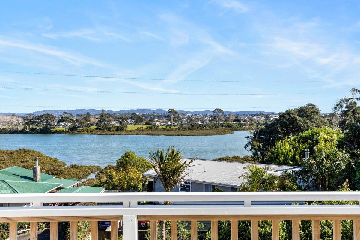 33 Calvin Place, Avondale, Auckland - Carousel 2
